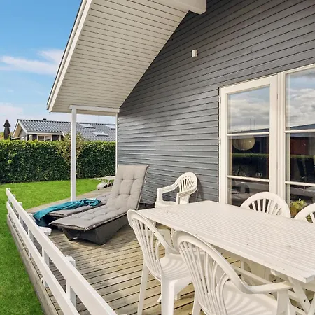 3 Bedroom Awesome In Juelsminde Sonderby (Midtjylland)