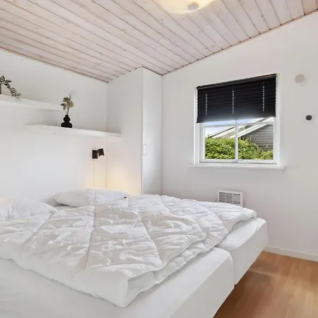 3 Bedroom Awesome In Juelsminde Holiday home *